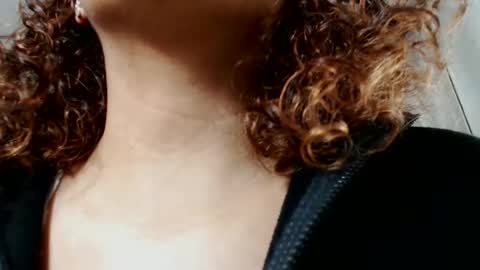 Snapshot of agatasexx chatting on 02-12-25, 08:29 johana online show from 02-12-25, 08:29