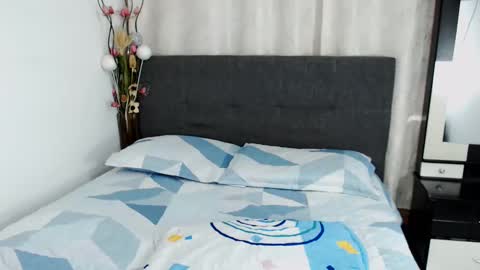 Snapshot of agatasexx chatting on 03-12-25, 05:38 johana online show from 03-12-25, 05:38