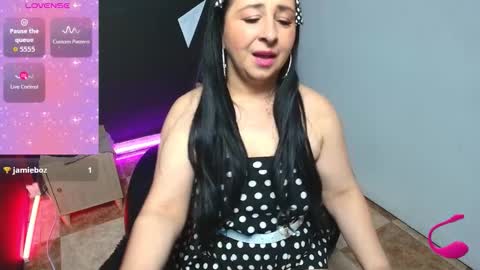 A G A T A T H O M P S O N online show from 09-25-25, 07:39