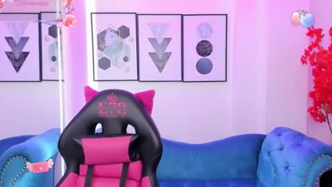 Snapshot of agatha_luxx chatting on 03-08-25, 12:41 Agatha online show from 03-08-25, 12:41