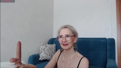 Agatha online show from 03-08-26, 02:37