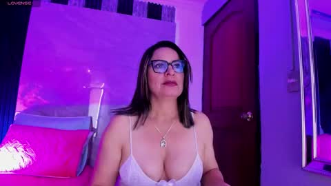 Snapshot of agatha_pleasure chatting on 02-10-26, 11:47 agatha_pleasure online show from 02-10-26, 11:47
