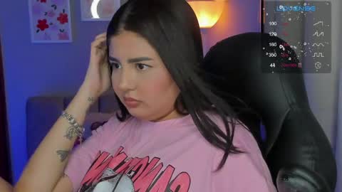 Snapshot of agatha_riccie chatting on 05-29-26, 06:11 Cat online show from 05-29-26, 06:11