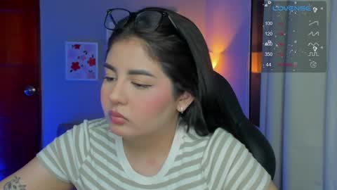 Snapshot of agatha_riccie chatting on 06-11-26, 05:05 Cat online show from 06-11-26, 05:05