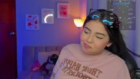 Snapshot of agatha_riccie chatting on 06-18-26, 05:41 Cat online show from 06-18-26, 05:41