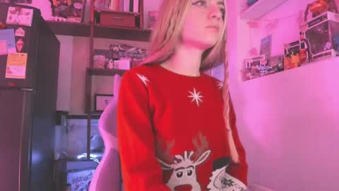 Snapshot of agathaa_ks_ chatting on 12-13-24, 06:10 Camila 2 online show from 12-13-24, 06:10