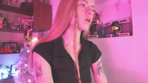 Snapshot of agathaa_ks_ chatting on 12-26-24, 06:09 Camila 2 online show from 12-26-24, 06:09