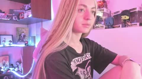 Snapshot of agathaa_ks_ chatting on 01-09-25, 07:08 Camila 2 online show from 01-09-25, 07:08