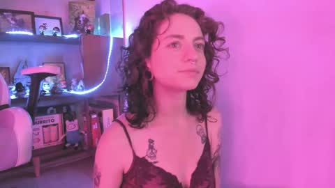 Snapshot of agathaa_ks_ chatting on 01-22-25, 01:10 Camila 2 online show from 01-22-25, 01:10