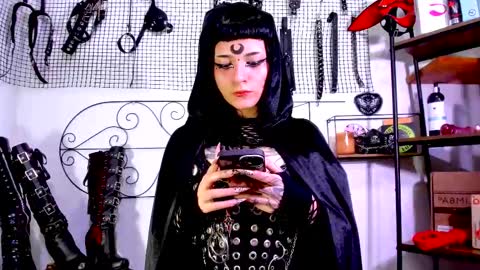 Snapshot of agathamoonn chatting on 10-18-25, 05:57 Agatha Fox online show from 10-18-25, 05:57