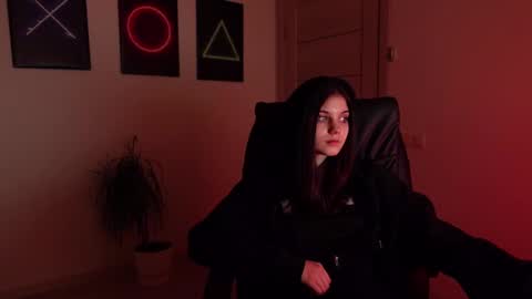 Agelina Lilly Laura online show from 01-27-25, 11:32