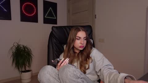 Agelina Lilly Laura online show from 02-20-25, 03:41