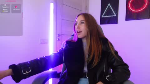 Agelina Lilly Laura online show from 09-25-25, 02:43