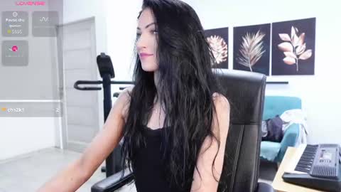 Agelina Lilly Laura online show from 06-17-26, 09:12