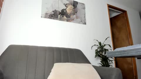 Sara Mesa online show from 01-16-25, 04:07