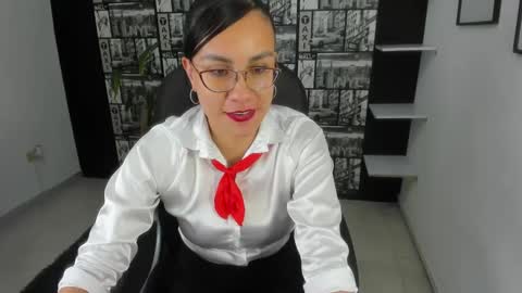 Snapshot of aghata_moon chatting on 12-17-24, 08:43 Aghata Moon online show from 12-17-24, 08:43