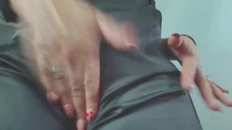 Snapshot of aghata_moon chatting on 02-15-25, 09:15 Aghata Moon online show from 02-15-25, 09:15