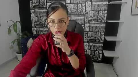 Snapshot of aghata_moon chatting on 03-05-25, 06:45 Aghata Moon online show from 03-05-25, 06:45