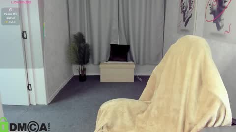 agnes wells online show from 09-19-25, 12:02