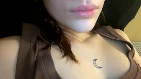 Agnes online show from 10-04-25, 07:34