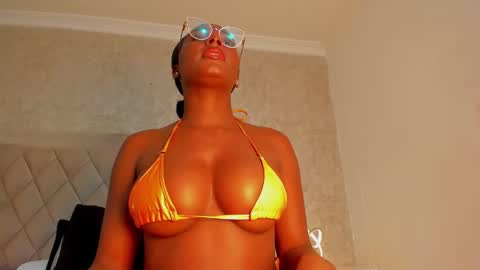 Agnes Bailey online show from 02-07-25, 01:15