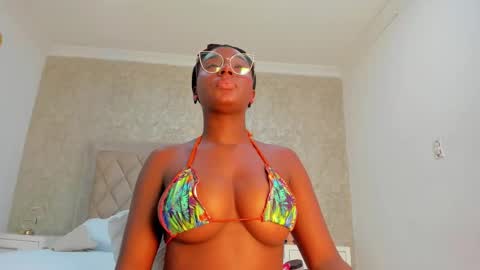 Agnes Bailey online show from 02-12-25, 02:03