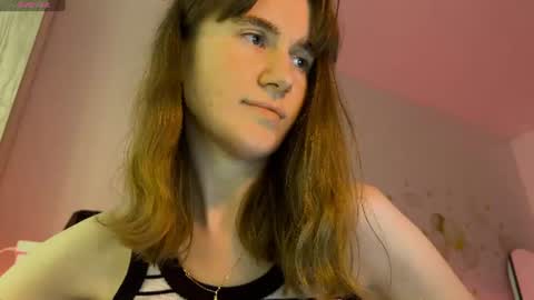 Snapshot of agniia257 chatting on 06-25-26, 10:20 Kleya online show from 06-25-26, 10:20