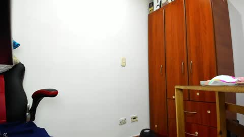 Agustin online show from 02-04-25, 05:55