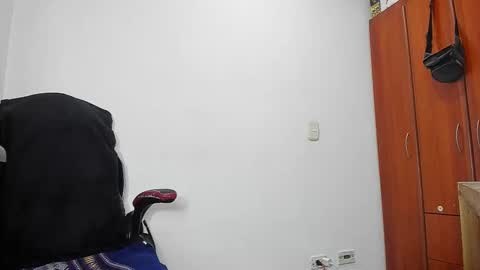 Agustin online show from 02-22-26, 04:27