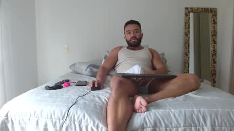 Snapshot of agustinsr chatting on 10-28-25, 04:09 agustinsr online show from 10-28-25, 04:09