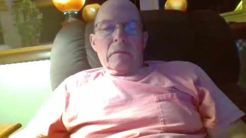 aguynrkfrd online show from 11-08-25, 10:26