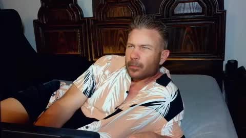 Snapshot of ahardman10 chatting on 04-12-26, 11:32 Blue Eyed Handsome Man online show from 04-12-26, 11:32