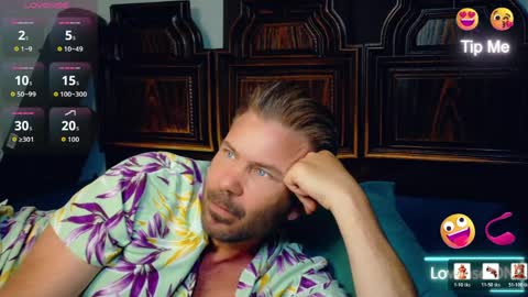 Snapshot of ahardman10 chatting on 04-27-26, 12:41 Blue Eyed Handsome Man online show from 04-27-26, 12:41
