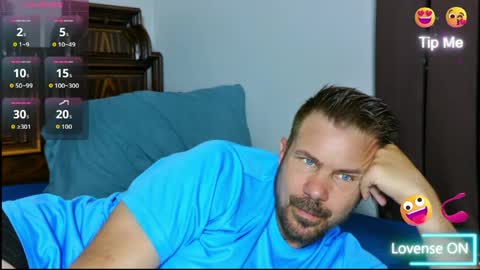 Snapshot of ahardman10 chatting on 05-18-26, 01:35 Blue Eyed Handsome Man online show from 05-18-26, 01:35