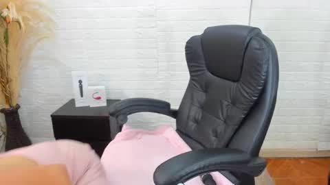 Ahisha online show from 02-18-25, 03:43