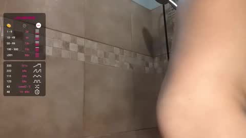 Snapshot of aholevibe chatting on 03-11-26, 11:22 Jay online show from 03-11-26, 11:22