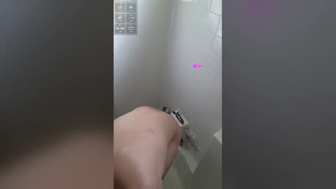 Snapshot of aholevibe chatting on 04-03-26, 11:47 Jay online show from 04-03-26, 11:47