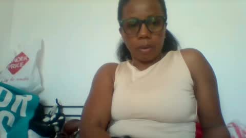 Aicha boobs online show from 06-16-26, 07:44