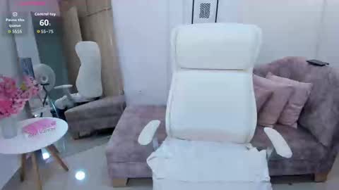 AIDA ADAMS online show from 11-01-25, 05:04