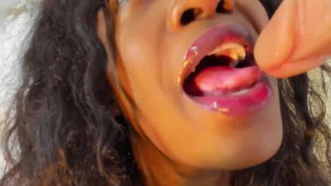 Snapshot of aidaadams chatting on 02-16-25, 08:10 Aida online show from 02-16-25, 08:10