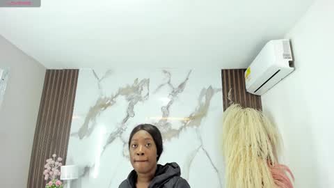 Snapshot of aidaadams chatting on 03-10-25, 12:15 Aida online show from 03-10-25, 12:15