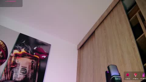 Snapshot of aidaadams chatting on 09-12-25, 11:10 Aida online show from 09-12-25, 11:10