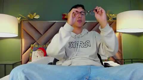 Snapshot of aiden_royce chatting on 12-04-25, 05:17 aiden_royce online show from 12-04-25, 05:17