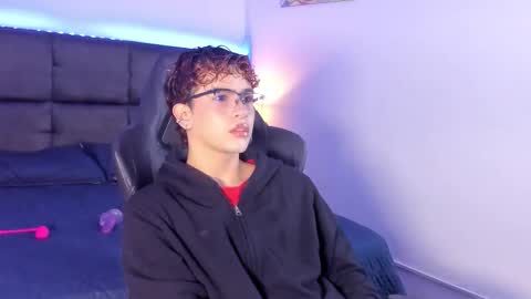 Aiden  online show from 10-17-25, 12:08