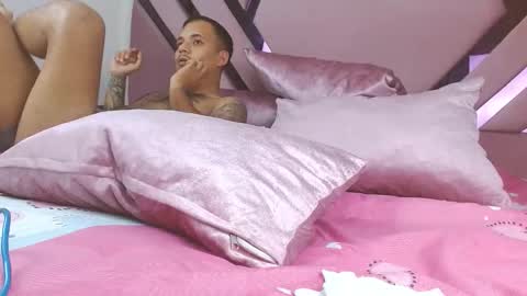 aiilynsmiith online show from 10-19-25, 05:19