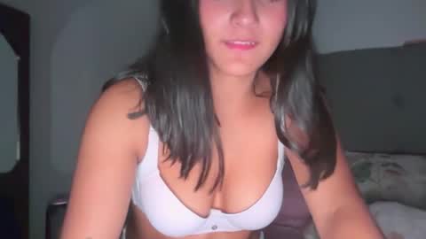 Snapshot of aiisha18 chatting on 05-12-26, 12:52 Aiisha online show from 05-12-26, 12:52