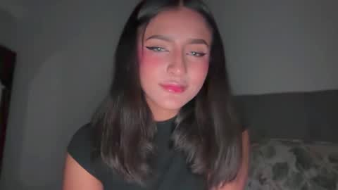 Snapshot of aiisha18 chatting on 05-14-26, 01:45 Aiisha online show from 05-14-26, 01:45