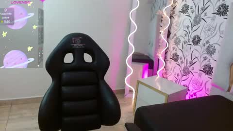 aiithana_tay online show from 06-06-26, 07:07