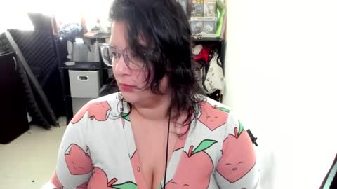 Snapshot of aikadreams chatting on 10-27-25, 01:48 Catalina online show from 10-27-25, 01:48