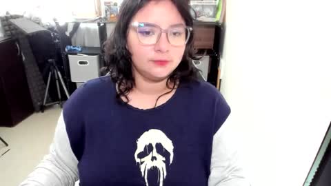 Snapshot of aikadreams chatting on 11-07-25, 01:00 Catalina online show from 11-07-25, 01:00